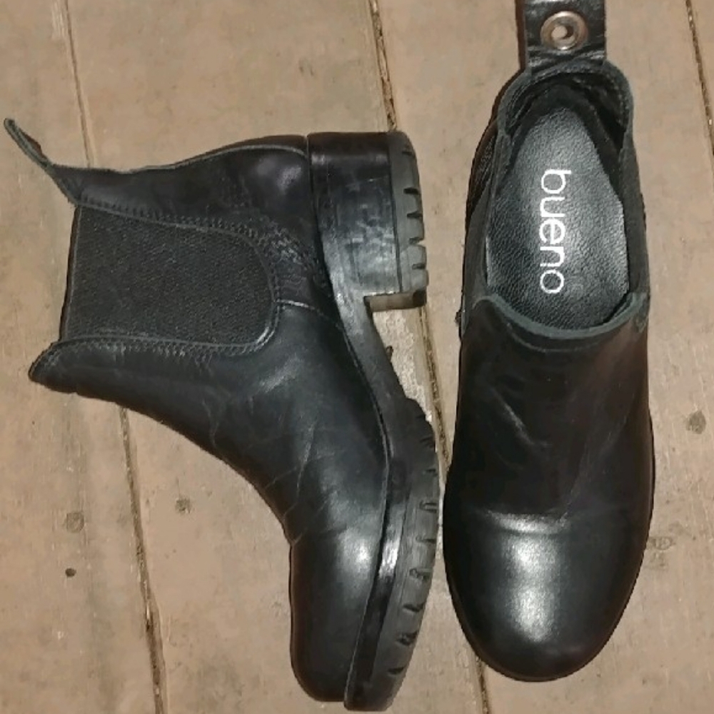 Bueno Black Leather Chelsea Boots - Picture 4 of 8